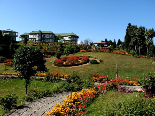 Day 4 : Kalimpong Local sightseeing (Half day) & Transfer to Darjeeling