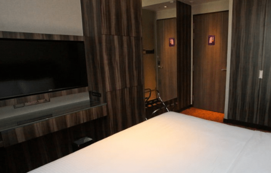 Aqueen Jalan Besar Deluxe Room